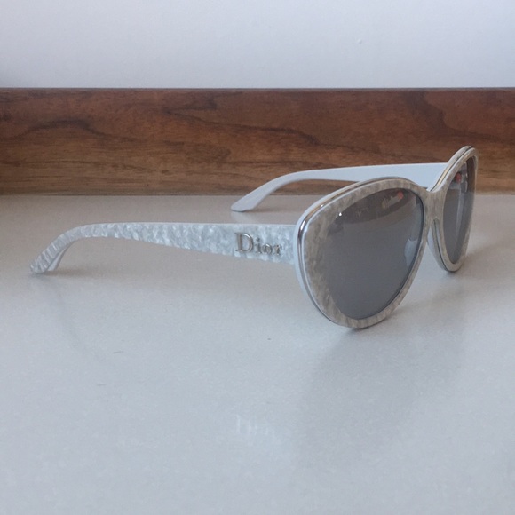 Dior silver and grey pearly sunglasses - Picture 5 of 7